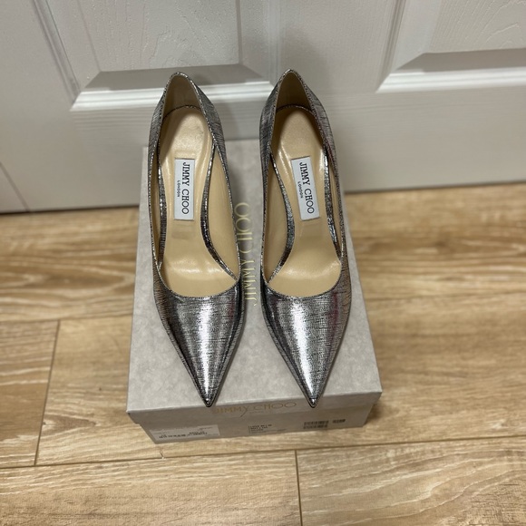 Jimmy Choo - Love85 - NWT silver with some black. Size 40 - Picture 5 of 8